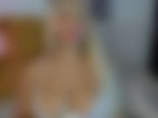 Live cam show with Taylor Sam - Bikini on Dolls Live