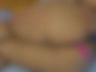 Live cam show with Taylor Sam - Curly on Camming Site