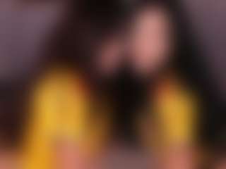 Emperatriz y Linsey's Live Sex Cam Show