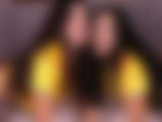 Emperatriz y Linsey's Live Sex Cam Show