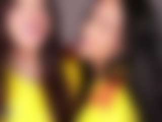 Emperatriz y Linsey's Live Sex Cam Show