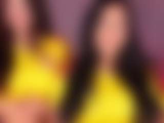 Emperatriz y Linsey's Live Sex Cam Show