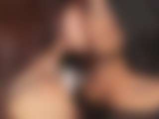 Live cam show with Emperatriz y Linsey - Butt Plug on Stripli.com