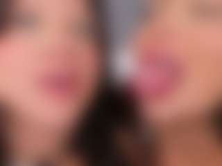 Emperatriz y Linsey's Live Sex Cam Show
