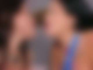 Emperatriz y Linsey's Live Sex Cam Show