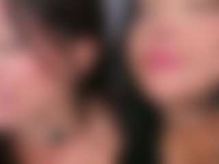 Emperatriz y Linsey's Live Sex Cam Show