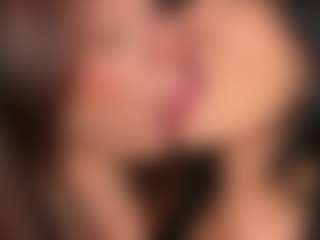 Emperatriz y Linsey's Live Sex Cam Show
