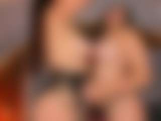 Emperatriz y Linsey's Live Sex Cam Show