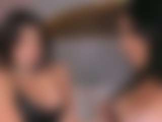 Emperatriz y Linsey's Live Sex Cam Show