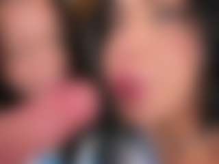 Emperatriz y Linsey's Live Sex Cam Show