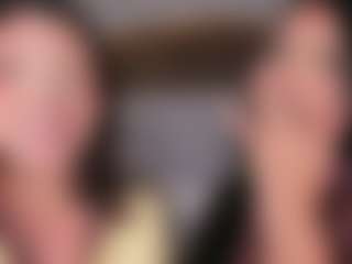 Live cam show with Emperatriz y Linsey - Drinking on livesuperchat.net