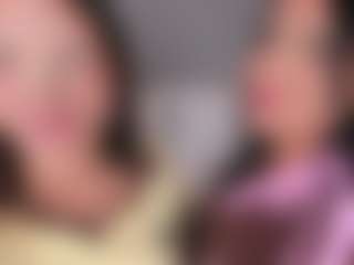 Emperatriz y Linsey's Live Sex Cam Show
