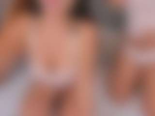 Emperatriz y Linsey's Live Sex Cam Show
