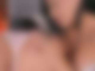 Emperatriz y Linsey's Live Sex Cam Show