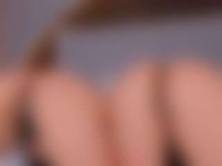 Live cam show with Emperatriz y Linsey - Brown Eyes on livesexfox.com