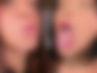 Emperatriz y Linsey's Live Sex Cam Show