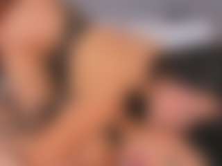Emperatriz y Linsey's Live Sex Cam Show