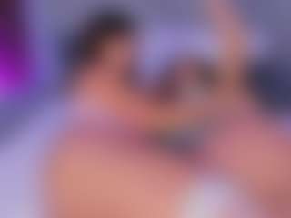 Emperatriz y Linsey's Live Sex Cam Show