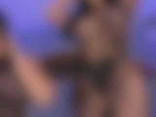 Emperatriz y Linsey's Live Sex Cam Show
