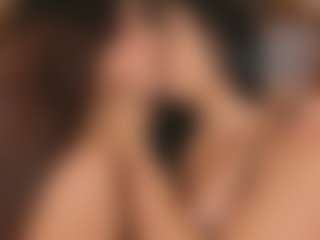 Emperatriz y Linsey's Live Sex Cam Show