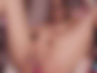 Live cam show with NicoleBlake - Shaved Pussy on xDating