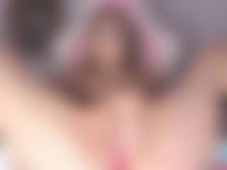 Live cam show with NicoleBlake - Bedroom on Stripli.com