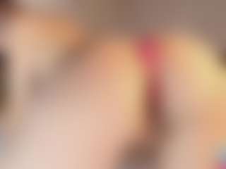 Live cam show with NicoleBlake - Camel Toe on SpunkLive