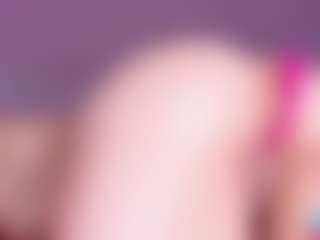 Live cam show with NicoleBlake - Shaved Pussy on Free Soda