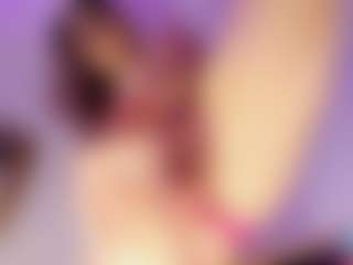 Live cam show with NicoleBlake - Public on realtime-chat