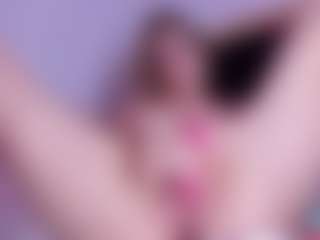 Live cam show with NicoleBlake - Blonde Hair on Soda Cam