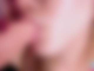 Live cam show with NicoleBlake - Skinny on Hubzter Live
