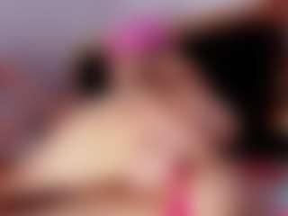 Live cam show with NicoleBlake - Skinny on Camsoda