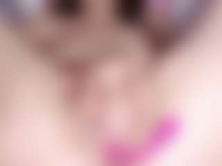 Live cam show with NicoleBlake - Solo on intimatelivegirls.com