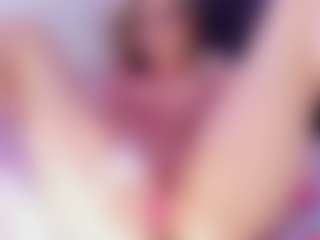 Live cam show with NicoleBlake - Camel Toe on Milfs Live