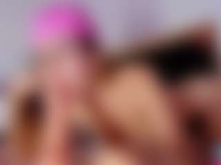 Live cam show with NicoleBlake - Public on CamwithHer