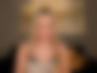 Live cam show with Juanita Clay - Blonde Hair College on livesuperchat.net