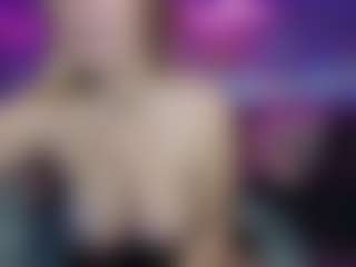 Live cam show with LucyAllen4201 - Nerd on Camsoda