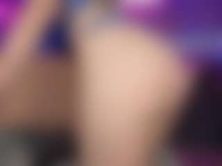 Live cam show with LucyAllen4201 - Lovense on Dolls Live
