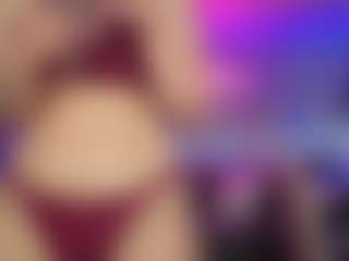 Live cam show with LucyAllen4201 - Shaved Pussy on intimatelivegirls.com