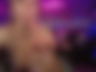 Live cam show with LucyAllen4201 - Strip on Camsoda