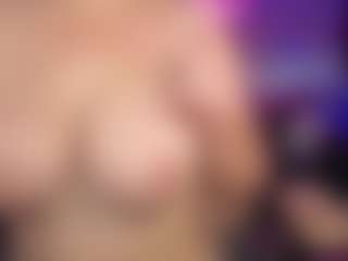 Live cam show with LucyAllen4201 - Freak on Camsoda