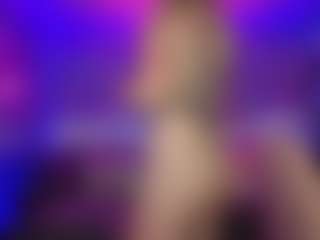 Live cam show with LucyAllen4201 - Strip on Camming Site