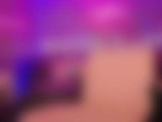 Live cam show with LucyAllen4201 - Flashing on madthumbs