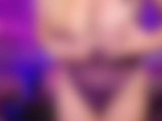 Live cam show with LucyAllen4201 - Oil on Camsoda