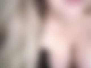 Live cam show with LucyAllen4201 - Shaved Pussy on hrnylive.com