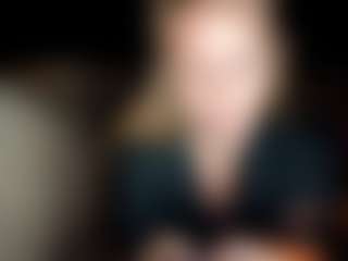 Live cam show with LucyAllen4201 - Shaved Pussy MILF on iamadamtest123.com