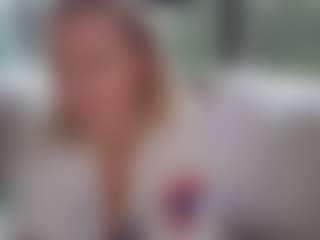 Live cam show with LucyAllen4201 - Flashing on Pornisteam.com