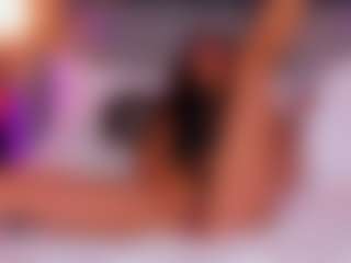 Live cam show with NicolleStark - Tease on AdultVida.com