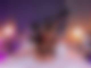 Live cam show with NicolleStark - Skinny on TeamSkeetLive