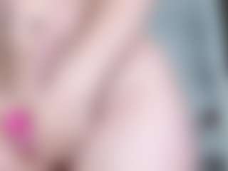 Live cam show with Kylie__Love - BBW on StripNow